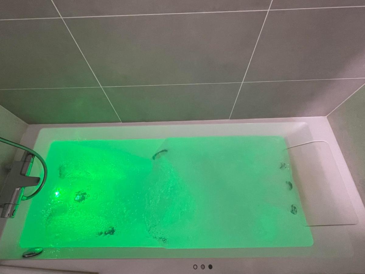 Charmant Logement Avec Jacuzzi Мант-ла-Жолі Екстер'єр фото