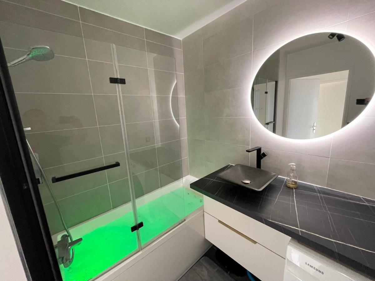 Charmant Logement Avec Jacuzzi Мант-ла-Жолі Екстер'єр фото